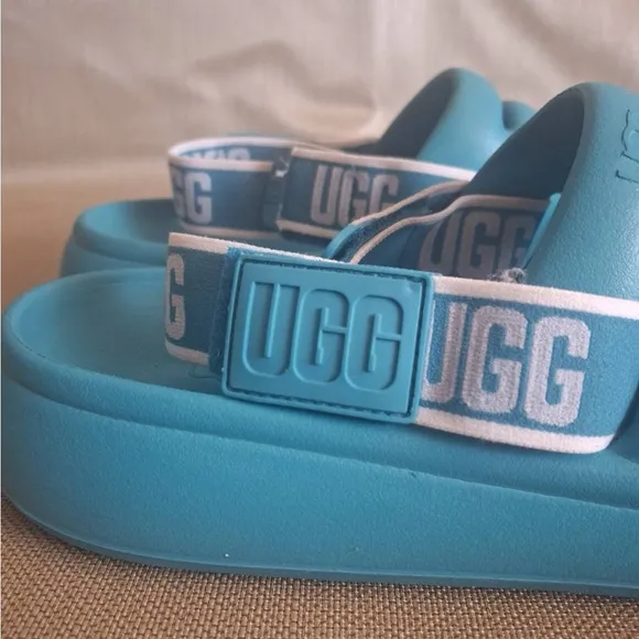 UGG Womens Sport Yeah Sand Aqua Sandals  Slides Size 9
