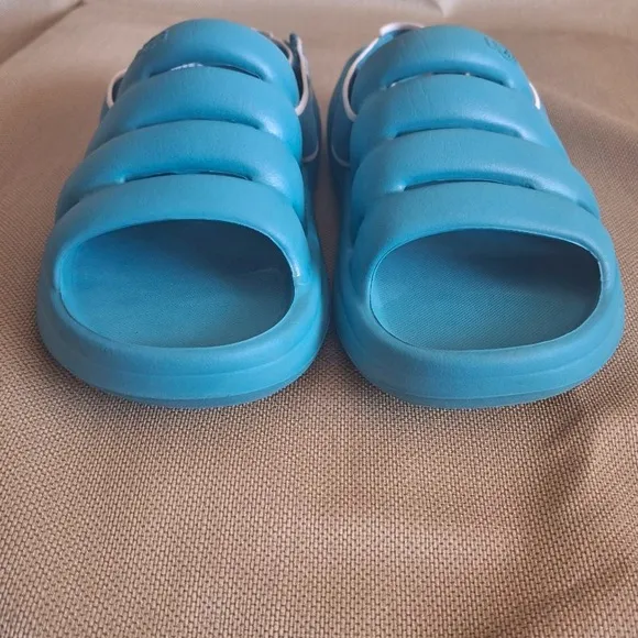 UGG Womens Sport Yeah Sand Aqua Sandals  Slides Size 9