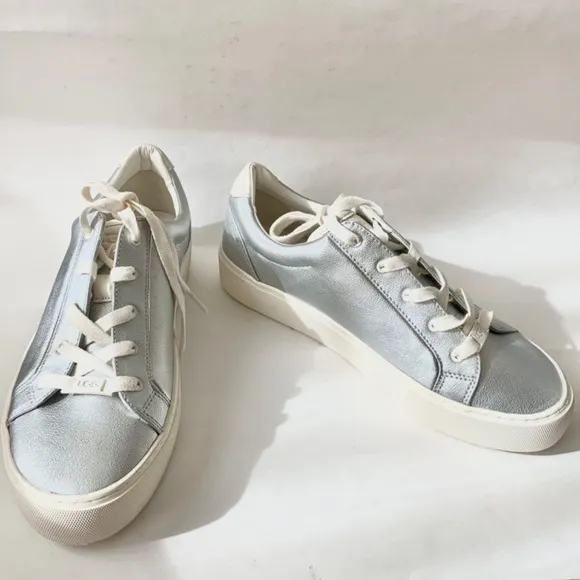UGG ZILO Metallic Silver Leather Sneakers Trainers COMFORTABLE FLAT SHOE 9.5