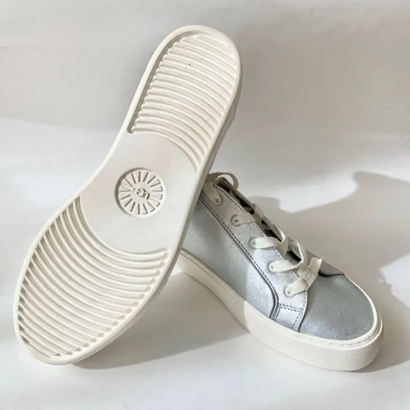 UGG ZILO Metallic Silver Leather Sneakers Trainers COMFORTABLE FLAT SHOE 9.5