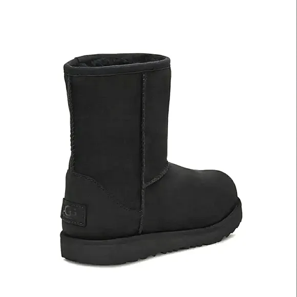 Uggs BIG KIDS Classic Weather Short Boots