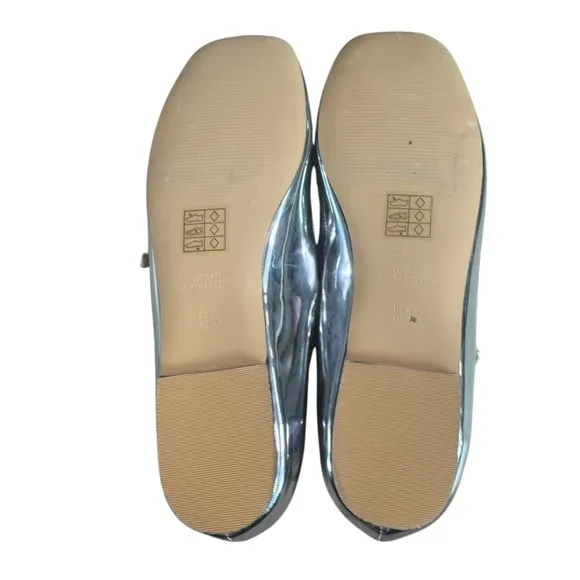 Urban Outfitters - NWOB Silver Double Strap Mary Jane Flats Sz 9