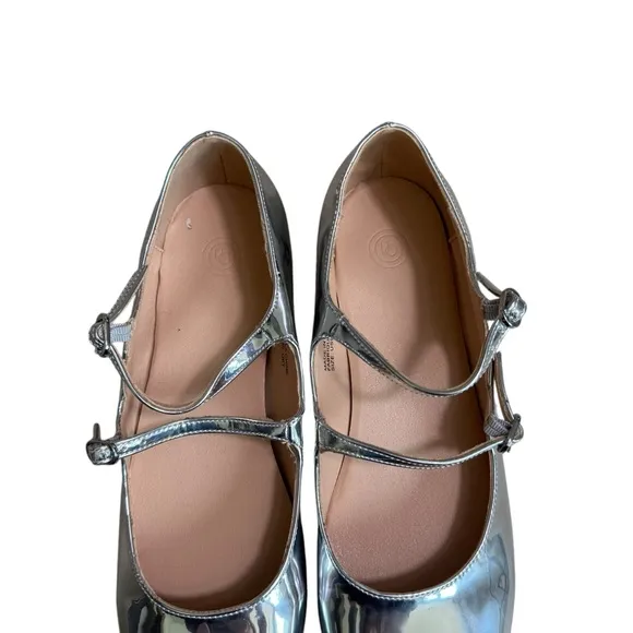 Urban Outfitters - NWOB Silver Double Strap Mary Jane Flats Sz 9