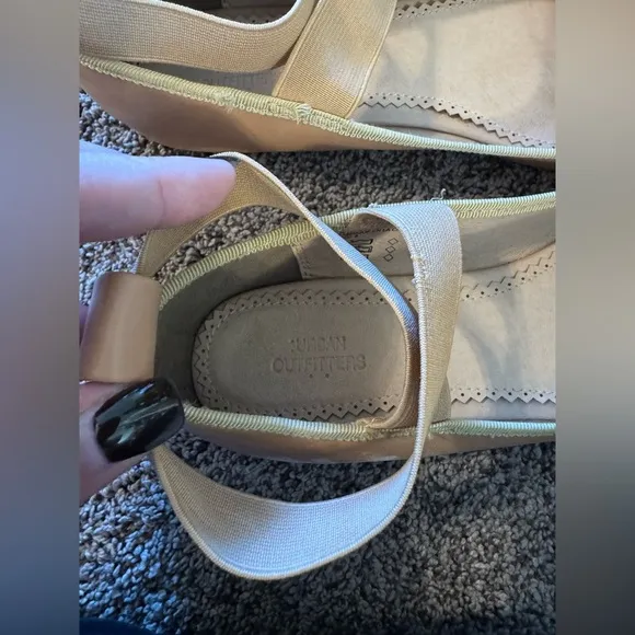 URBAN OUTFITTERS, size 8, ballet flats, elastic strap, excellent condition