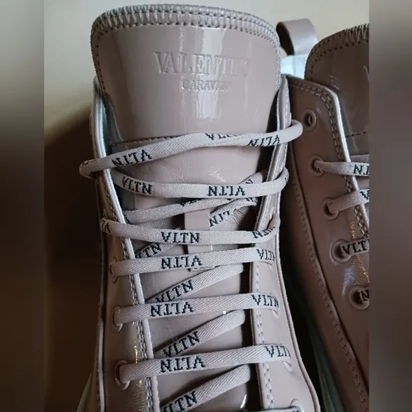 Valentino Garavani GIGGIES VLTN  High-Top Sneakers size 38