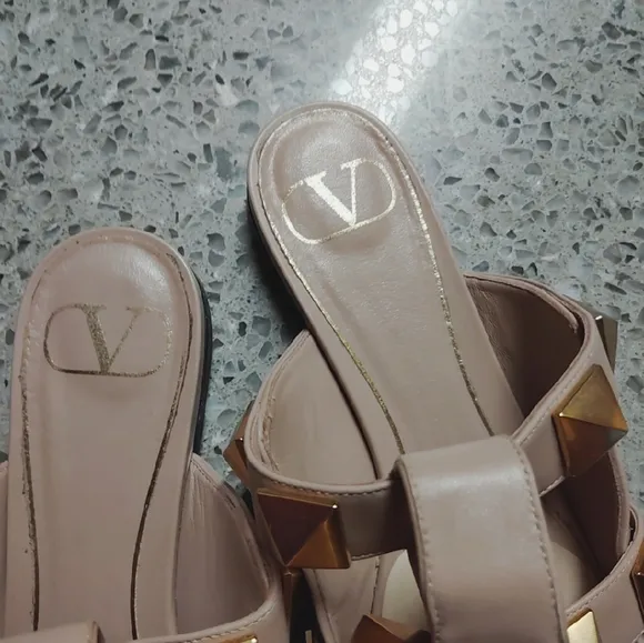Valentino Rock Stud Beige Neutral Studded Ankle-Strap Flats Size 37 or 7