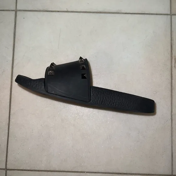 Valentino Rockstud Rubber Slides