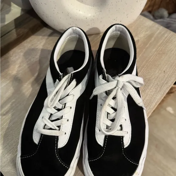 Vans Black and White Sneakers Classic Skate Style