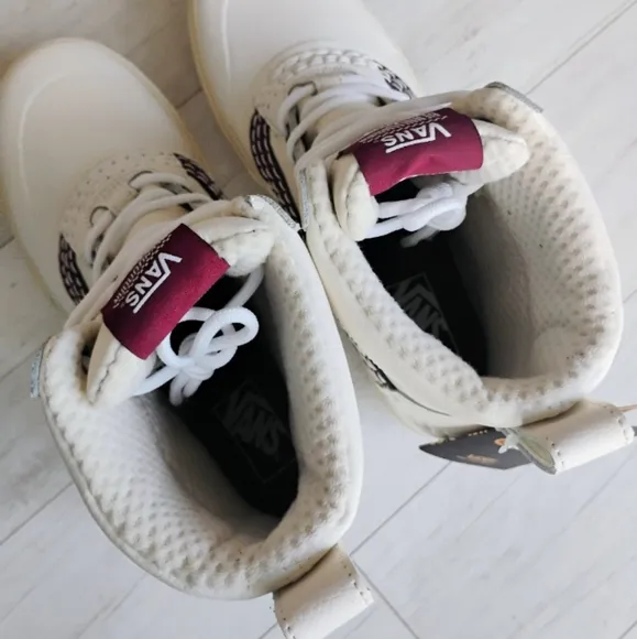 VANS x BENNY URBAN NEW MTE Standard Mid Snow Boots
