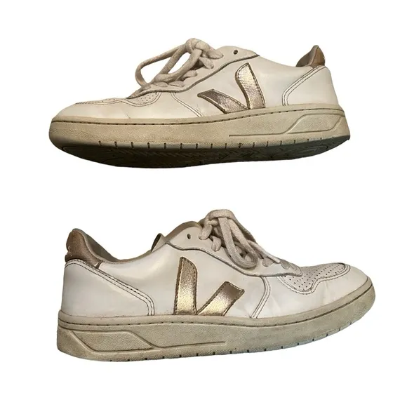 Veja V-10 Bicolor White/Gold Metallic Low-Top Size 8 Casual Fashion Sneakers.