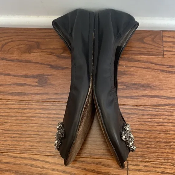 VERA WANG Leather Crystal Embellishments Ballet Flats