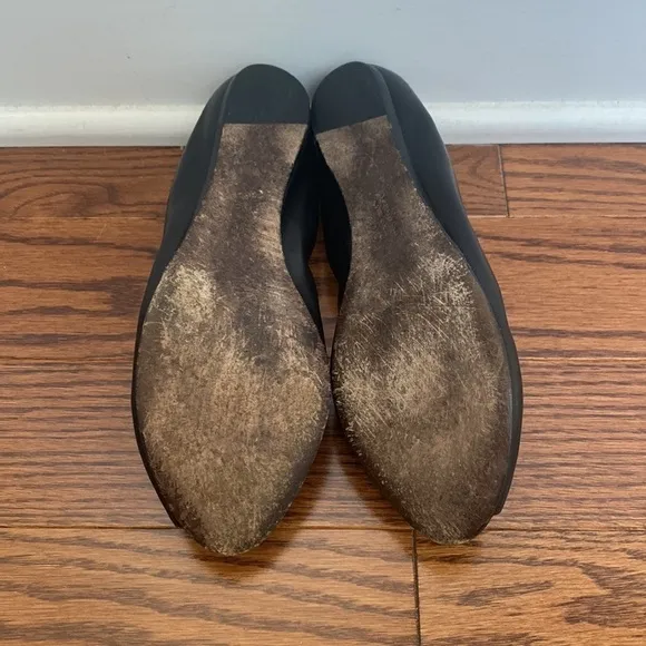 VERA WANG Leather Crystal Embellishments Ballet Flats