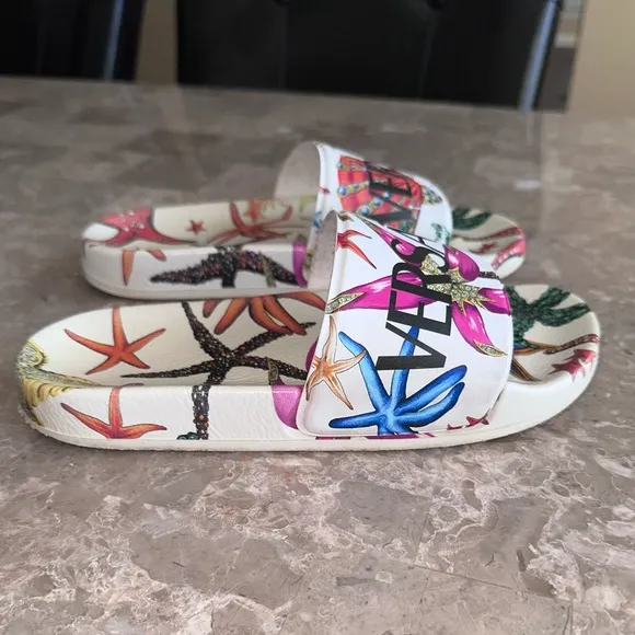 Versace Girls Tresor De La Mer print slides size 35 (3)