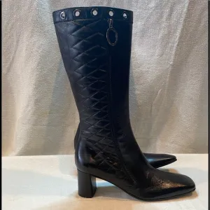 Via Spiga Quilted real leather black nwt boots