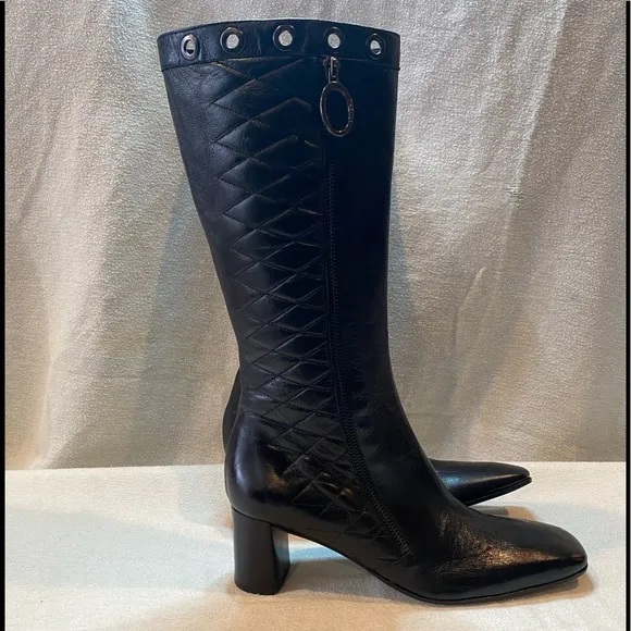 Via Spiga Quilted real leather black nwt boots