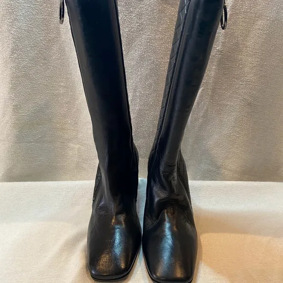 Via Spiga Quilted real leather black nwt boots