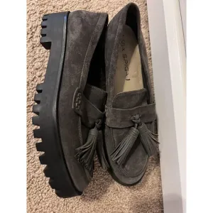 VIA SPIGA SUEDE TASSELED SLIP ON WOMAN'S BROWN COMFORT CHUNKY HEELS LOAFERS Sz 6