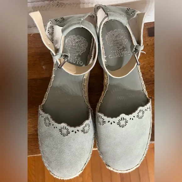 Vince Camuto Breshan Espadrilles in Mint.  Size 6