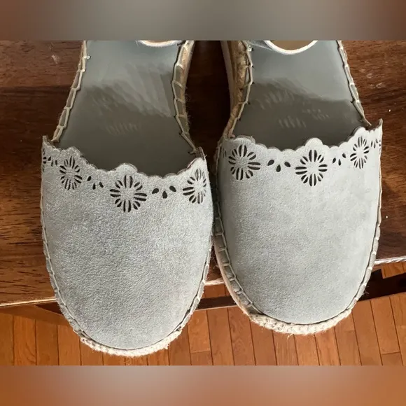 Vince Camuto Breshan Espadrilles in Mint.  Size 6