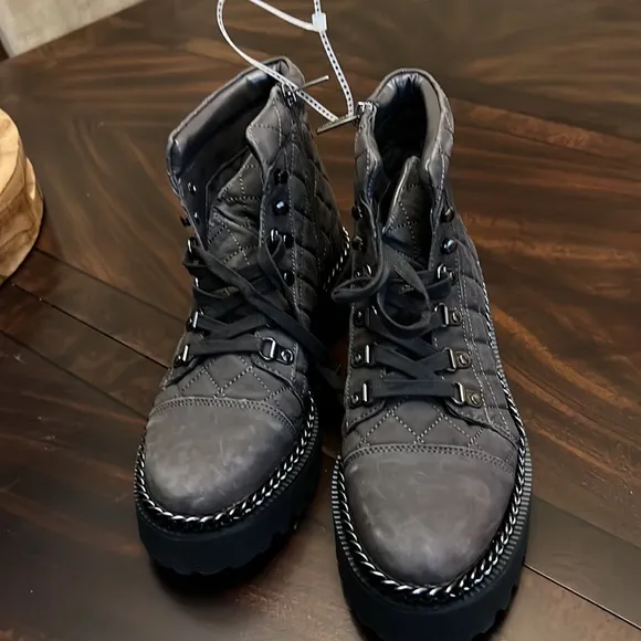 VINCE CAMUTO MAISSA QUILTED COMBAT BOOT