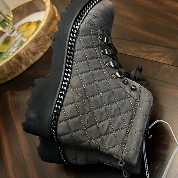 VINCE CAMUTO MAISSA QUILTED COMBAT BOOT