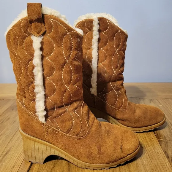 Vintage 1980's Sears size 8 quilted leather sherpa lined block 3&quot; heel boots