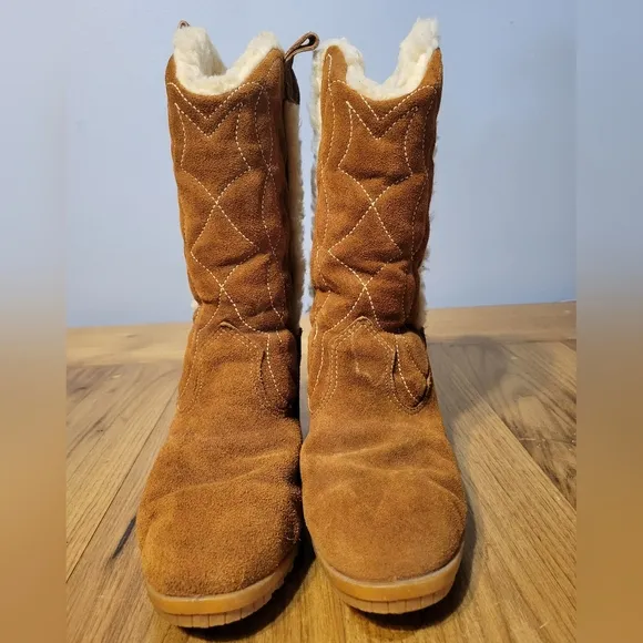 Vintage 1980's Sears size 8 quilted leather sherpa lined block 3&quot; heel boots