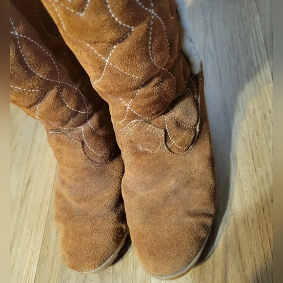 Vintage 1980's Sears size 8 quilted leather sherpa lined block 3&quot; heel boots