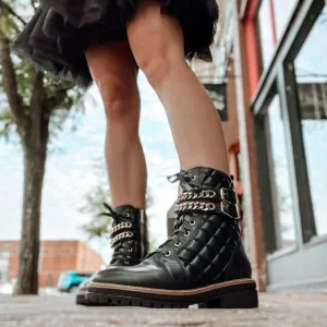 Vintage Havana RARE Quilted Moto Gwynne Boots size 8