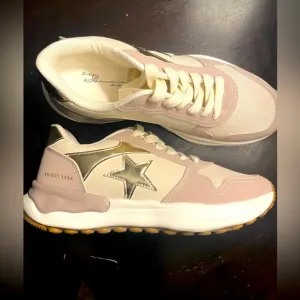 Vintage Havana Run Fashion Sneakers size 8 1/2 NWOT