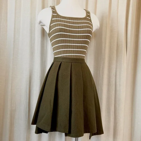 Vintage Wool Pleated Mini Skirt Olive Green High-Rise