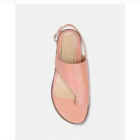 Vionic Ella Toe Loop Sandal in blooming Dahlia leather