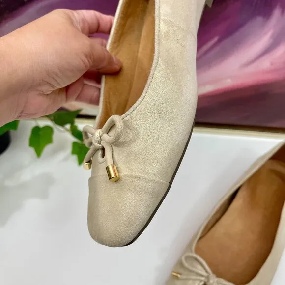 Vionic Klara Ballet Flat in Gold Size 10