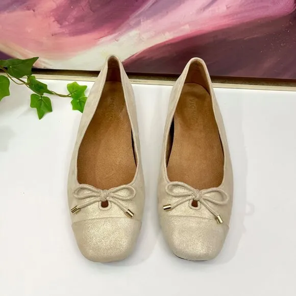 Vionic Klara Ballet Flat in Gold Size 10