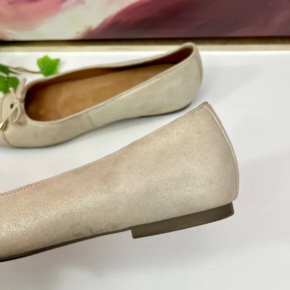 Vionic Klara Ballet Flat in Gold Size 10