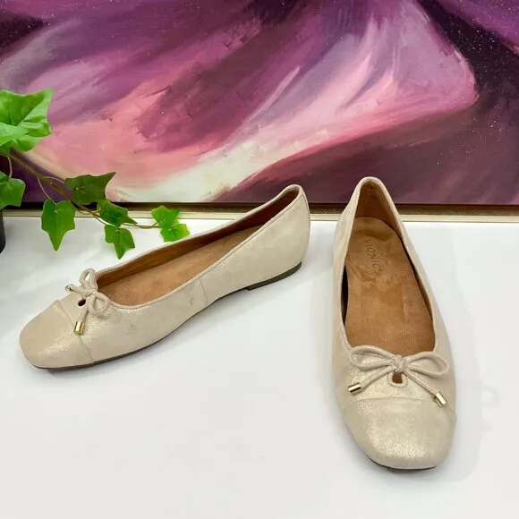 Vionic Klara Ballet Flat in Gold Size 10