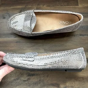 Vionic Larrun Silver Metallic Loafers Women's Size 6.5 Wide Comfort Slip On