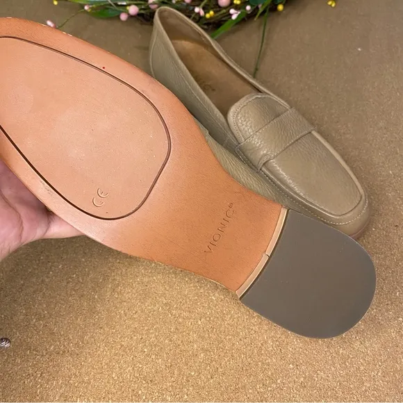 VIONIC Sellah Loafer Macaroon Womens Size 6.5