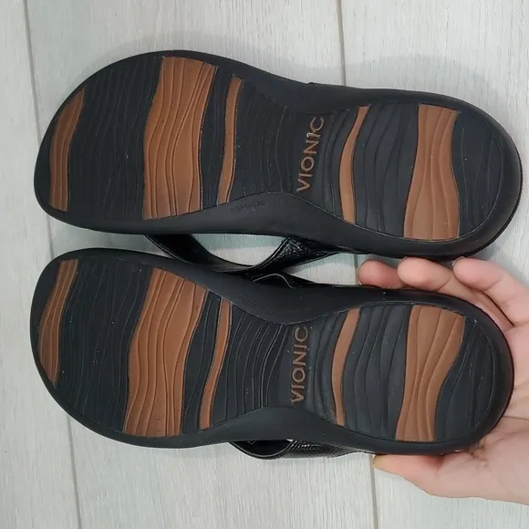 Vionic Women Comfort Loriana Toepost strap Sandals Flats shoes sz 7