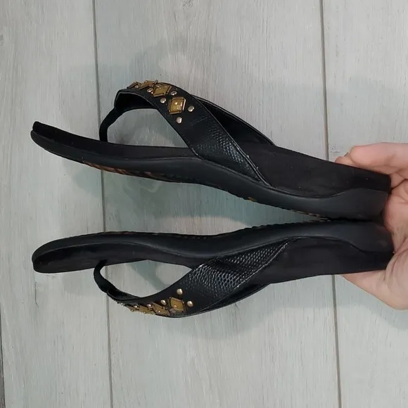 Vionic Women Comfort Loriana Toepost strap Sandals Flats shoes sz 7
