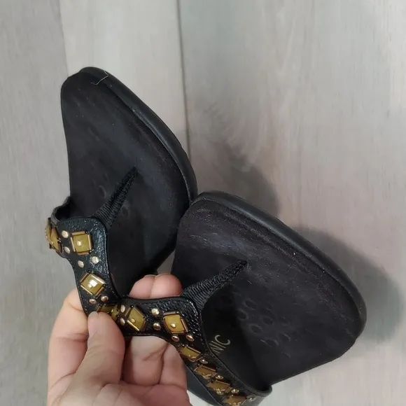 Vionic Women Comfort Loriana Toepost strap Sandals Flats shoes sz 7