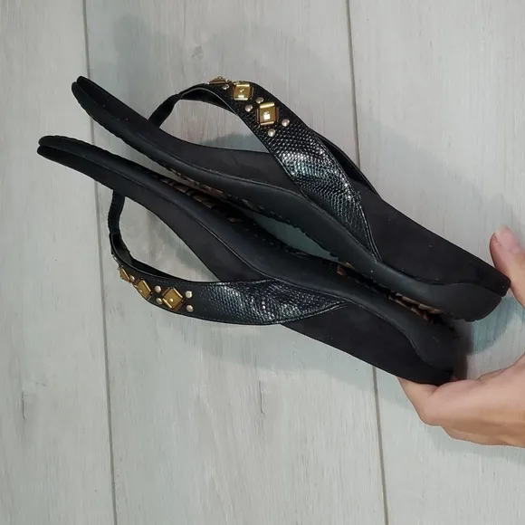 Vionic Women Comfort Loriana Toepost strap Sandals Flats shoes sz 7