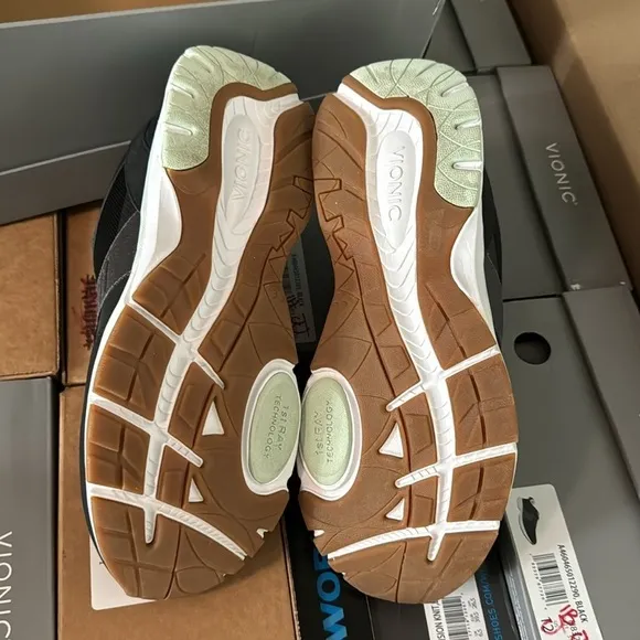 Vionic Women's Seville Sneakers