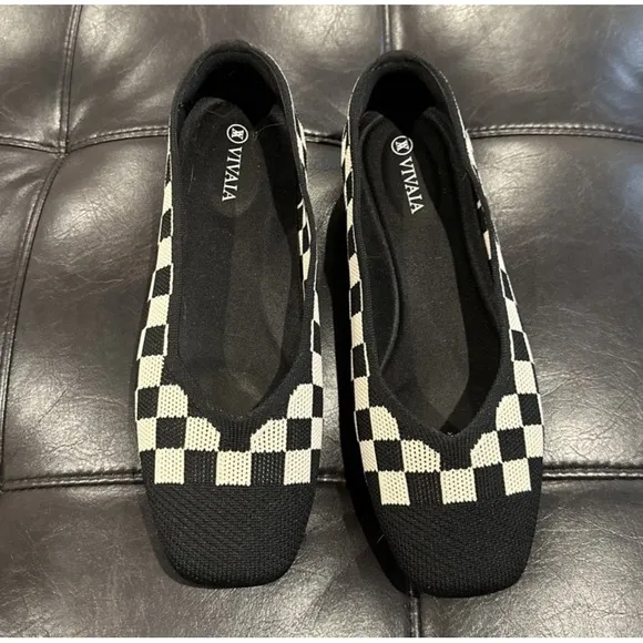 Vivaia Women Size 37.5W US 7 Wide Margot 2.0 Square Toe V Cut Flat Shoes Checker