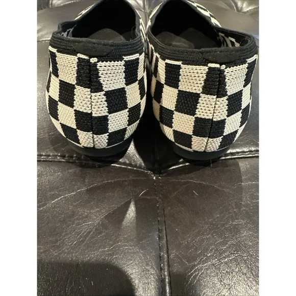 Vivaia Women Size 37.5W US 7 Wide Margot 2.0 Square Toe V Cut Flat Shoes Checker