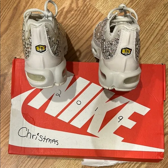 Women's Nike Air Max Plus Athletic Fashion AR0970 002 sz 8