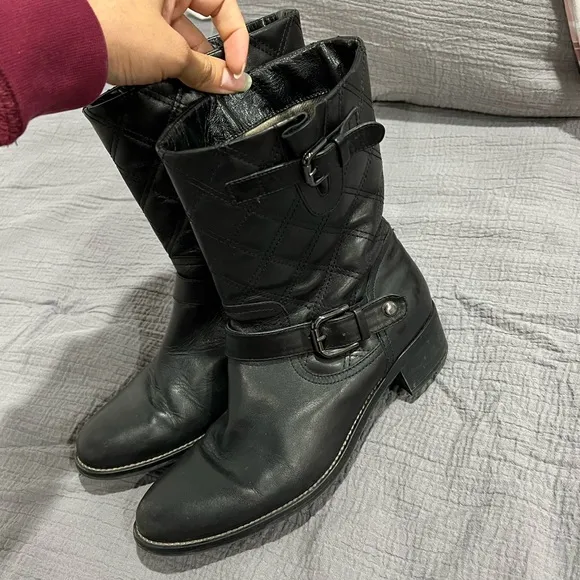 Women’s size 7 1/2, Black Aquatalia leather quilted boots